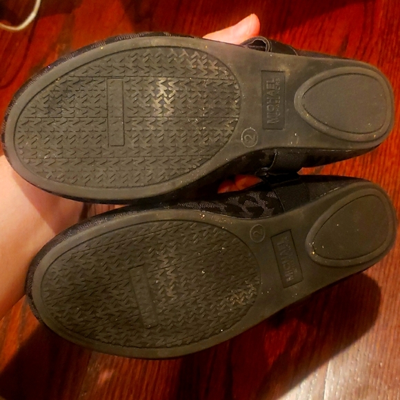 Girl's MK Michael Kors Logo Black Gold zipper charm ballet flats dress shoes 3 - Picture 7 of 9